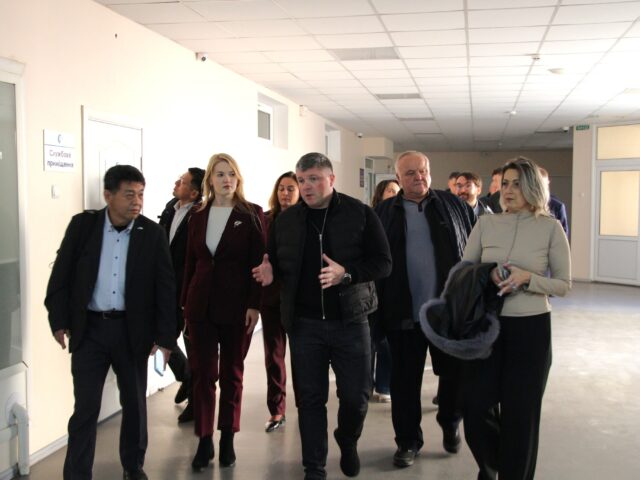 У межах візиту на Вінниччину, представники японських кампаній «Daiwatech» і «Nippon Koei» – Такеші Танака та Масахіро Накамура ознайомились з інфраструктурою обласної клінічної лікарні імені Пирогова