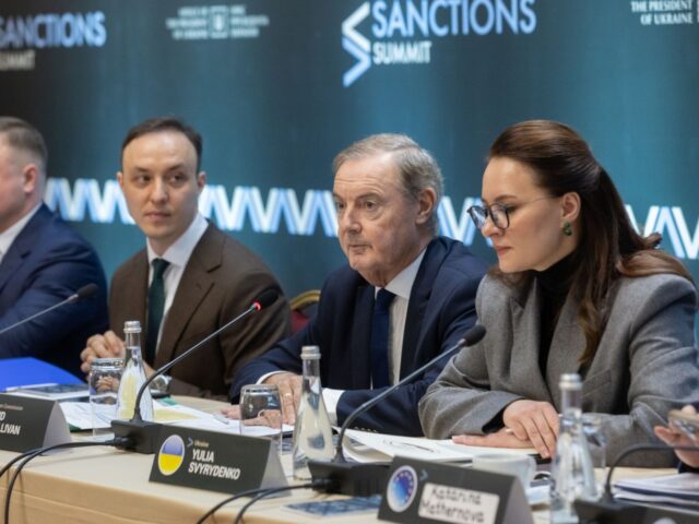 Представники 20 країн та Євросоюзу обговорюють вплив санкцій на Росію та координують подальші кроки під час Київського санкційного саміту