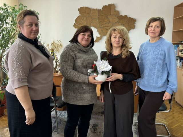 Сотням знедолених допомогла ця жінка разом зі своіми колегами.