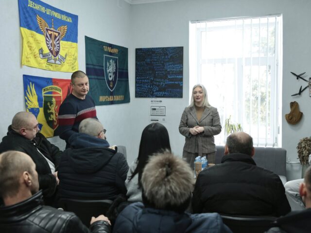 Наталя Заболотна зустрілася з ветеранською спільнотою та командою ветеранського простору у Хмільнику