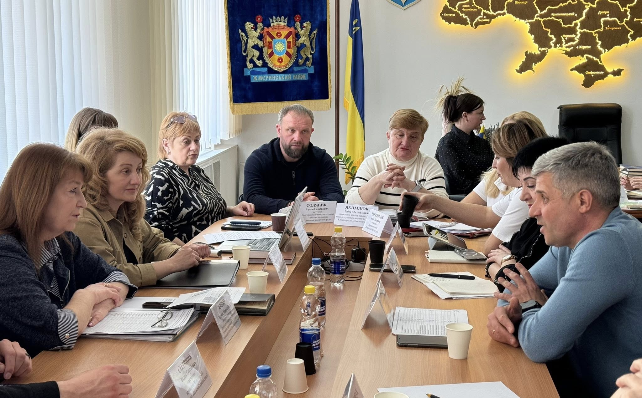 Учні, що поточного року навчаються в 9 класі, повинні завершити навчання в школі за 11 – річною програмою й у закладі, куди колись пішли у 1 клас.