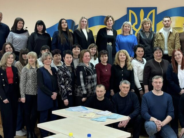 Працівники держустанов та органів місцевого самоврядування дуже часто працюють із проблемами людей.