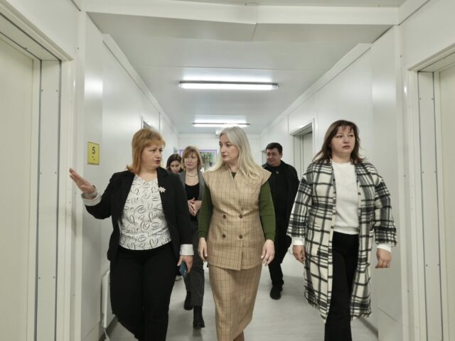 Безбар’єрні умови створили для жителів модульного містечка у Вороновицькій громаді