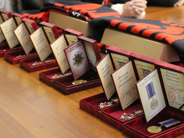 На Вінниччині родинам загиблих Захисників вручили посмертні державні нагороди