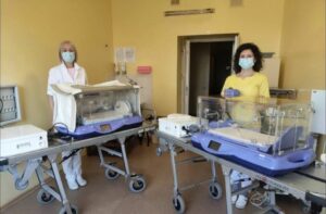 За підтримки першої леді українським медзакладам передали ще три інкубатори для виходжування новонароджених