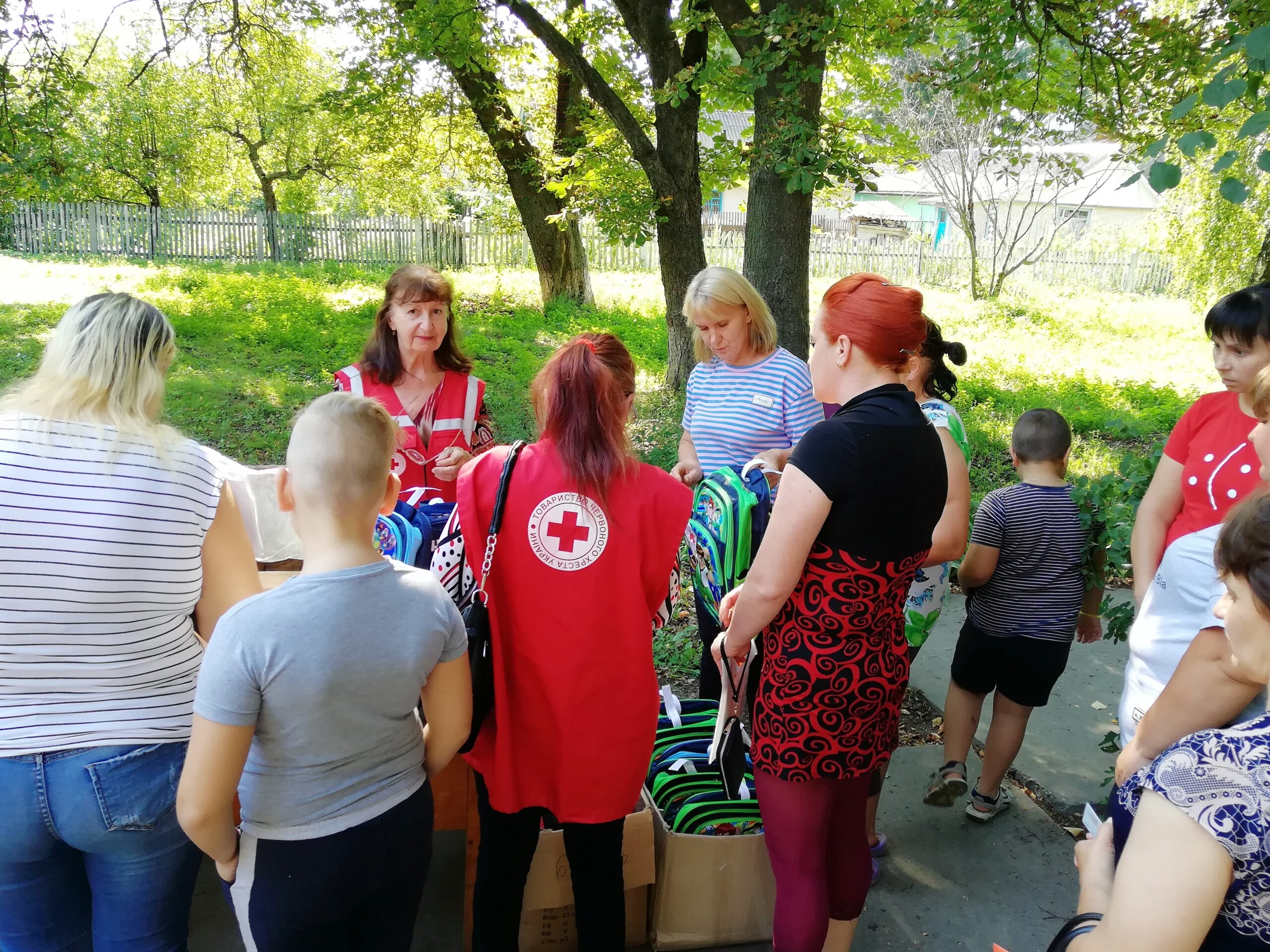 Готуємось до школи з допомогою Червоного Хреста України