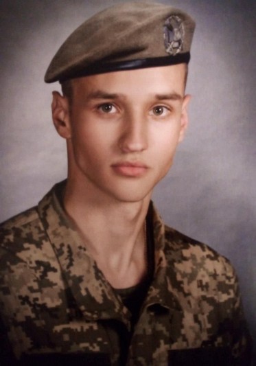 19-річний військовий з Гнівані Володимир Підкапка отримав почесний нагрудний знак «Сталевий хрест» від Головнокомандувача ЗСУ Валерія Залужного