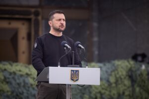 Національна гвардія стала одним із ключових елементів системи захисту нашої держави, які не дають ворогу здолати Україну – Президент під час участі у випуску молодих офіцерів