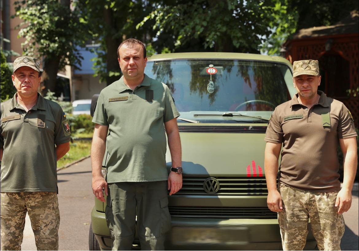 Військовослужбовці 59 ОМПБр ім. Якова Гандзюка отримали автомобіль Volkswagen Т4
