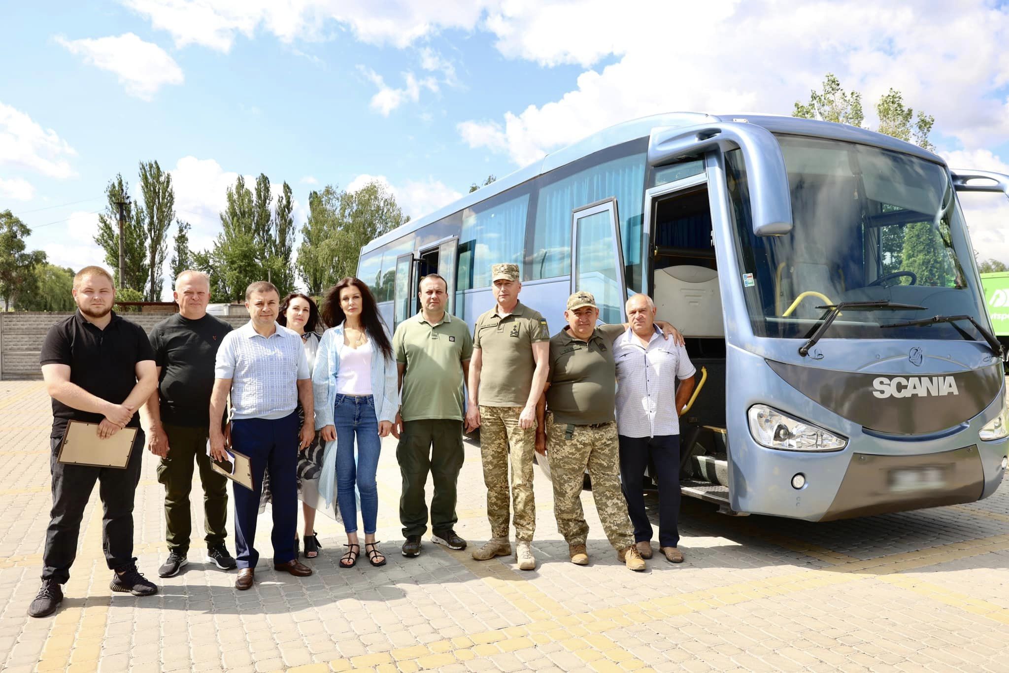 Вінниччина передала військовим Повітряних Сил ЗСУ сучасний автобус Scania