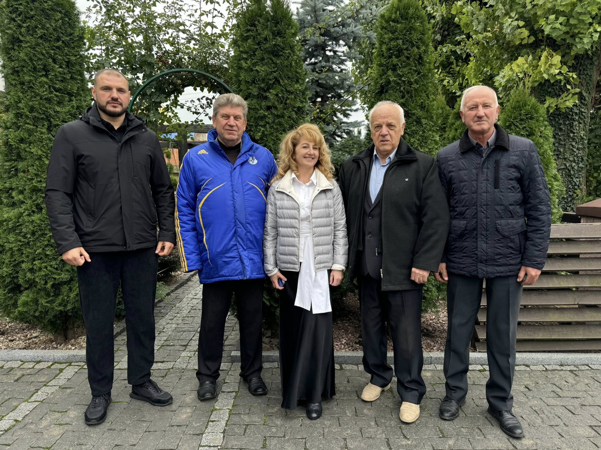 В канун Дня учителя особлива зустріч із учителями учителів – керівниками галузі освіти періоду до 2019 року, коли кожен із трьох районів, що ввійшли до складу Жмеринського, функціонував окремо.