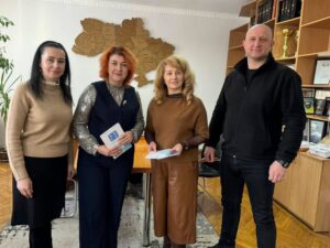 Лідія Колісніченко , голова Вінницької обласної організації працівників держустанов, – із робочим візитом в районі.