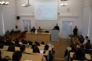 На Вінниччині студентам ще одного ВНЗ презентували курс підготовки до нацспротиву