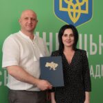 У Вінницькій ОВА народна депутатка України Ірина Борзова вручила відзнаки Верховної Ради України вінничанам, які щодня працюють на благо України