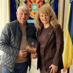 Начальниця Жмеринської районної військової адміністрації Цимбал Інна зустрілася з письменником, педагогом, краєзнавцем та керівником літературно-мистецького об’єднання Володимиров Горлеєм, який презентував нові видання.