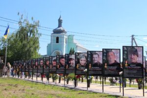 У Вороновицькій громаді відкрили Алею Слави полеглим Захисникам України. Кожен з них, ставши на захист Батьківщини, віддав найдорожче – своє життя.