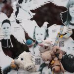 Біля пам’ятного знака «Жертвам ракетних ударів» у Вінниці лунає передзвін дзвіночків. Він став голосом тих, чиє життя назавжди забрала росія…