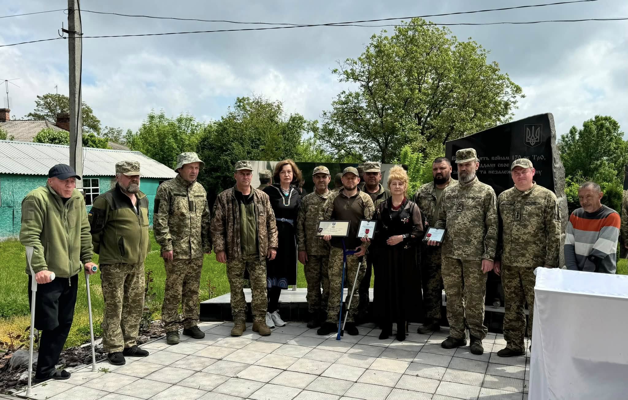 Високі військові нагороди землякам – воїнам