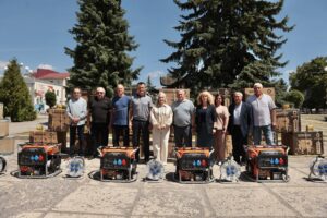 Передали 20 генераторів для посилення безперебійної роботи закладів Барської громади
