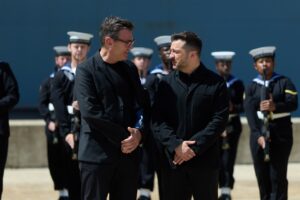 Володимир Зеленський та Енді Бернем провели першу зустріч на британській військово-морській базі Портсмут