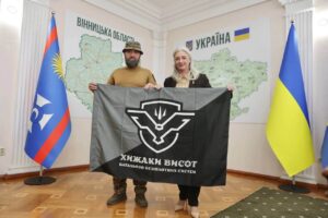 Очільниця ОВА Наталя Заболотна зустрілася з військовим батальйону «Хижаки Висот»