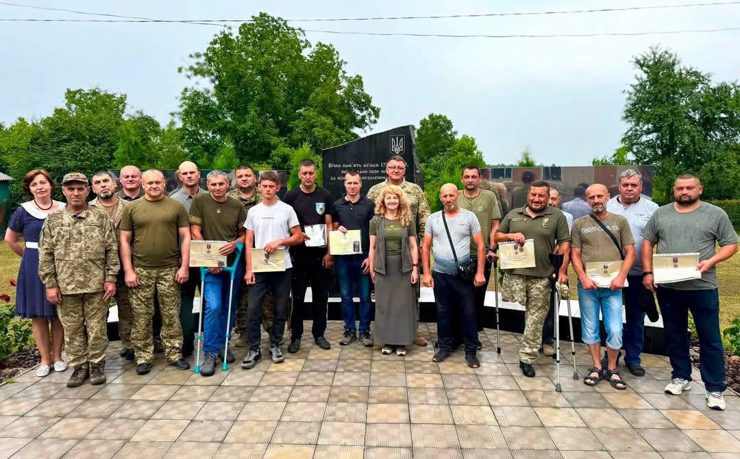 Серйозні поранення під час участі у бойових діях отримали військовослужбовці – земляки.