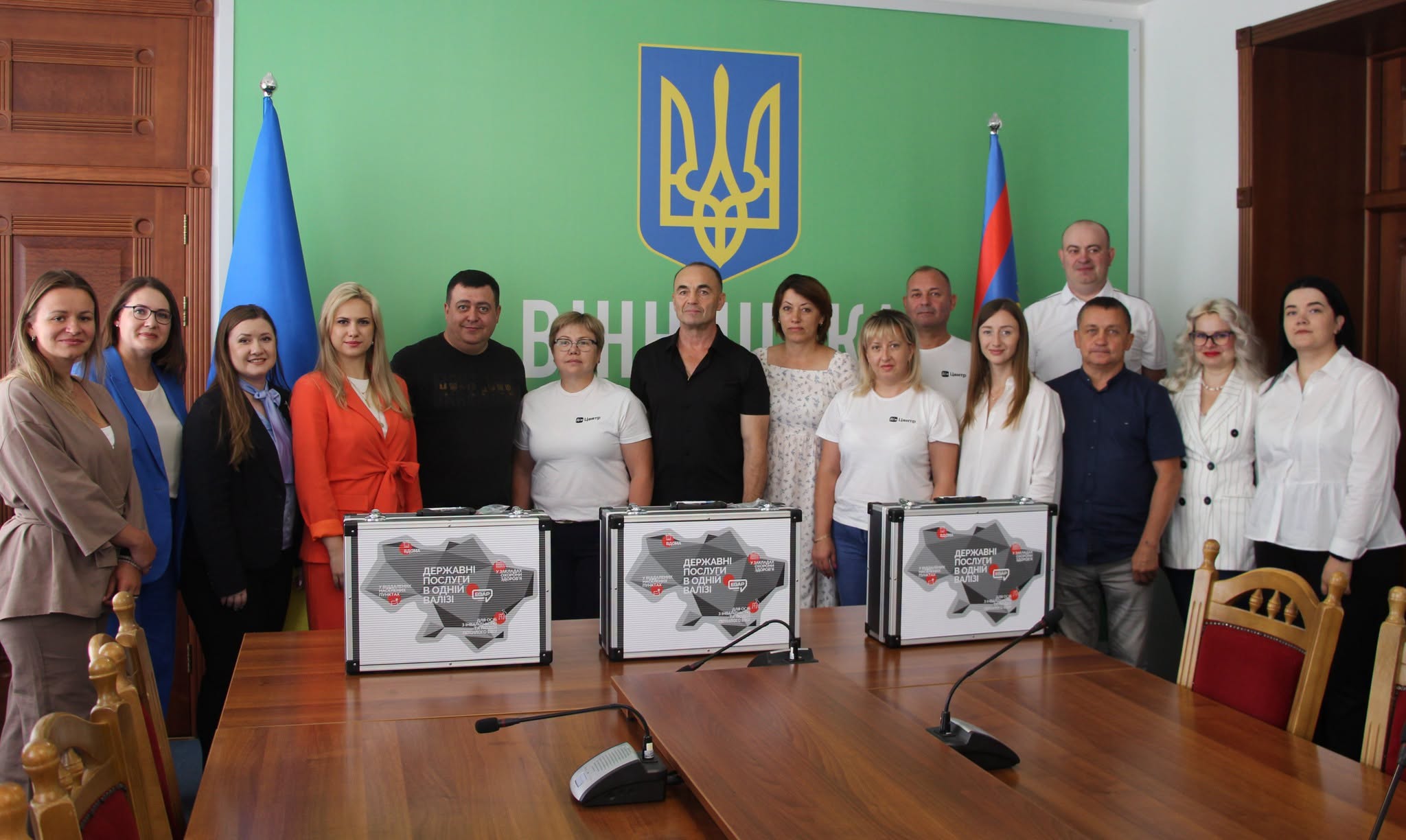 Для трьох громад Вінниччини передали спеціалізовані комплекти обладнання для впровадження сервісу «Мобільний адміністратор»